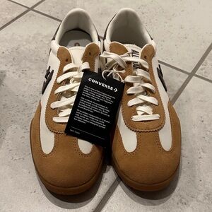 Converse Tan and White Sneakers. Run star trainer